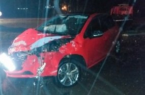 Mulher fica ferida após colisão no trevão de Irani 
