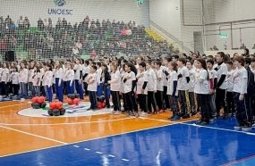 Mais de 360 alunos do PROERD participam da formatura em Joaçaba