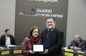 Associação de Pais e Amigos dos Surdos é homenageada pela Câmara 
