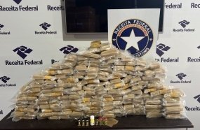 Receita Federal de Joaçaba apreende maconha e anabolizantes em ônibus de turismo 