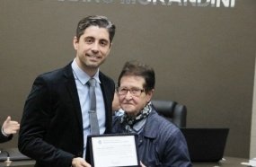 Colaboradora da Igreja Católica recebe homenagem da Câmara de Vereadores