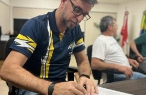 Prefeitura firma parcerias com associações para gestão de ginásios esportivos