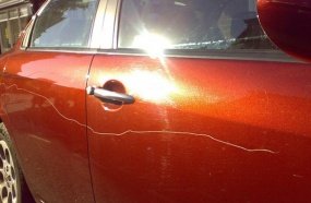 Bar terá que ressarcir cliente que teve carro danificado no estacionamento 