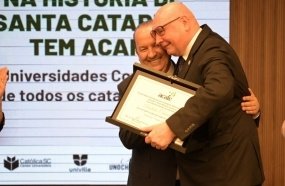 Governador e secretário da Educação recebem homenagem da Acafe 