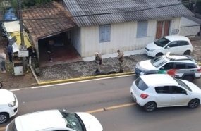 Homem que matou ex-companheira a facadas é condenado a 27 anos de prisão 