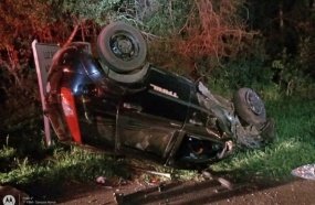 Colisão seguida de capotamento deixa duas pessoas feridas na BR-282