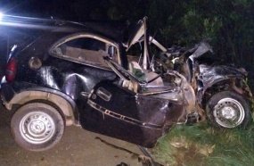 Motorista de carro de Catanduvas morre após colisão contra micro-ônibus 