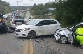Motorista provoca acidente ao tentar fugir da PRF com 200 kg de maconha