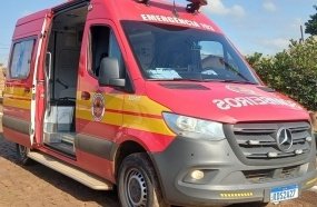 Homem fica ferido após ser atropelado pelo próprio trator 