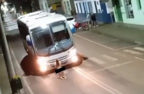 Mulher fica nua e tenta impedir o trânsito em Capinzal 