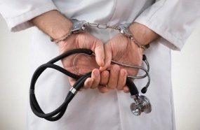 Médico é condenado por abusar sexualmente de pacientes 