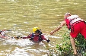 Adolescente de 13 anos morre afogado enquanto brincava em rio 