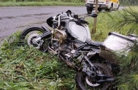 Casal fica ferido após sofrer queda de motocicleta na SC-350 