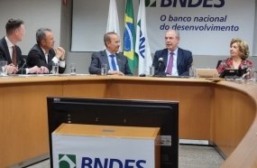 Governador garante em Brasília liberação de crédito para o Programa Estrada Boa 