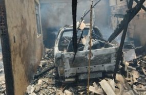 Incêndio consome casa e dois veículos em Curitibanos 