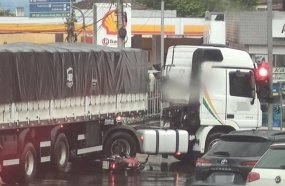 Colisão entre moto e carreta é registrada em Joaçaba 