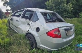 Motorista capota carro após ficar sem freio no Contorno Viário 
