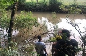 Adolescente morre afogado após pular no rio para salvar amigos 