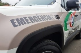 Jovem vai parar no hospital após ser agredido com barra de ferro