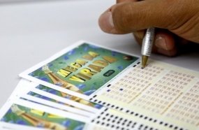 Justiça manda Caixa pagar prêmio a catarinense que teve bilhete da Mega da Virada furtado 