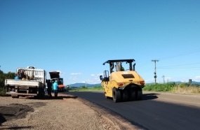 Rodovia entre Treze Tílias e Ibicaré recebe manutenção 
