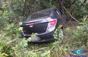Indivíduo é preso após tentar fugir da PM com carro furtado