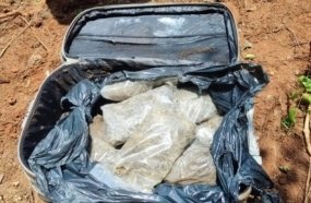 Trabalhadores encontram mala com mais de 4 kg de maconha 