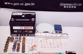 Polícia Militar prende duas pessoas por tráfico de drogas