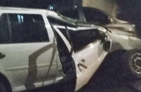 Mulher é atingida por estilhaços do para-brisa após carro capotar na SC-135