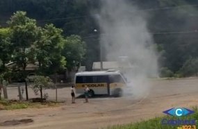 Princípio de incêndio em micro-ônibus mobiliza Bombeiros 
