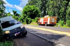 Saída de pista deixa uma pessoa ferida em Vargem Bonita 