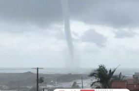 Tromba d’água assusta moradores e banhistas no Litoral catarinense 