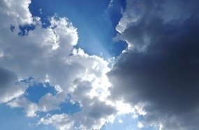 Fim de semana com sol, calor e temporais de verão em SC 