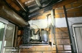 Compressor de freezer provoca incêndio em estabelecimento comercial