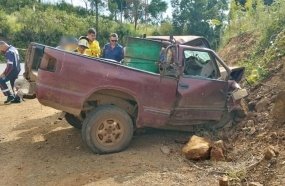 Motorista morre após colidir caminhonete contra barranco na BR-470