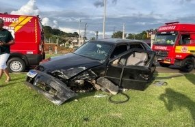 Colisão entre veículos deixa três pessoas feridas na BR-282