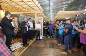 Governador anuncia a revitalização da SC-350 durante a Expo Caçador