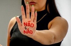 Inquilina denuncia proprietário da casa por importunação sexual