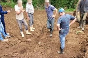 Condenado homem que matou e enterrou pai e madrasta no quintal da casa