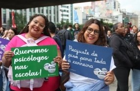 Professores de instituições federais de ensino entram em greve