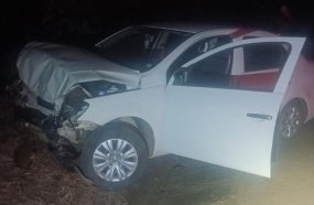Mulher tenta fugir com ambulância do hospital após sofrer acidente