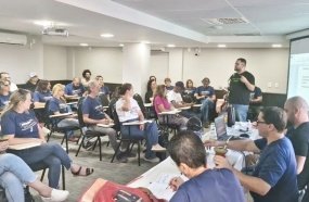 Greve dos professores de Santa Catarina chega ao terceiro dia 