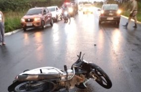 Motorista foge após deixar motociclista ferido em acidente 