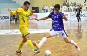 Joaçaba Futsal é superado pelo Praia Clube por 4 a 1