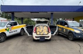 Ação conjunta apreende carro abarrotado com cigarros na BR-282