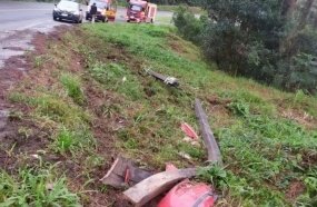 Motorista foge após derrubar radar eletrônico na BR-282