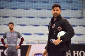 José Henrique Pereira é efetivado técnico do Joaçaba Futsal