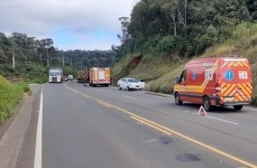 Saída de pista deixa condutor ferido em Rio das Antas 