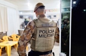 Operação da PM resulta em apreensão de drogas, prisão e bares interditados