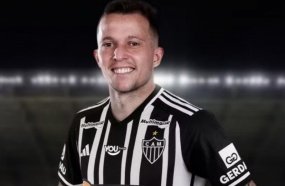 Atlético-MG anuncia retorno de Bernard